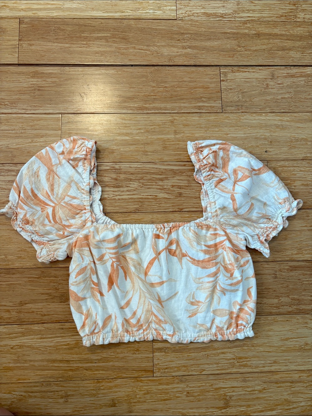 Abercrombie & Fitch White Crop Top with Peach Leaf Print